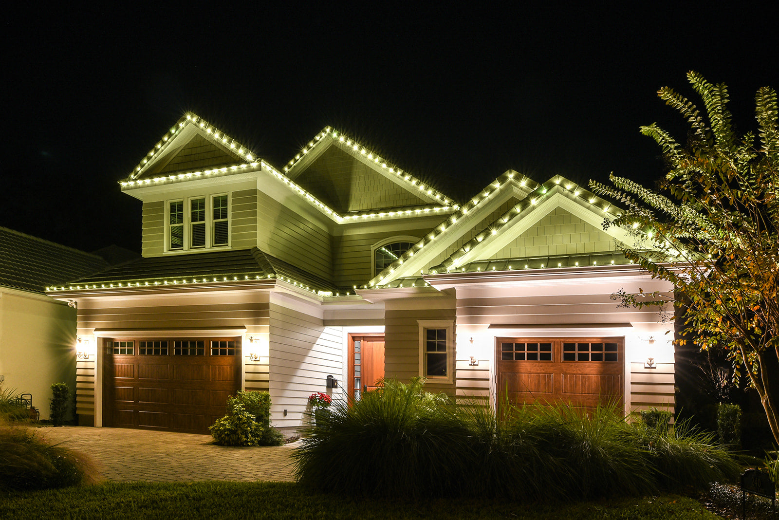 Where to See Christmas Lights Near Dallas, TX – 2025